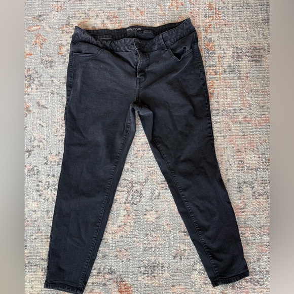 Black Skinny Jeans - Picture 1 of 4